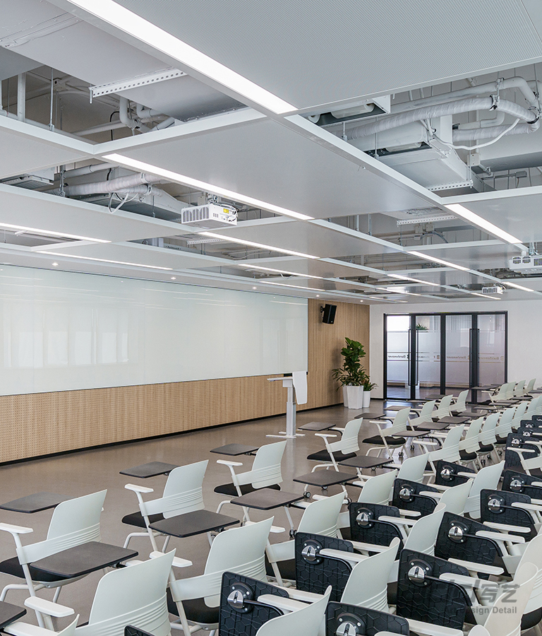 波(bo)彙科(ke)技(ji)辦(bàn)公(gōng)樓裝(zhuang)修-培訓室-pc