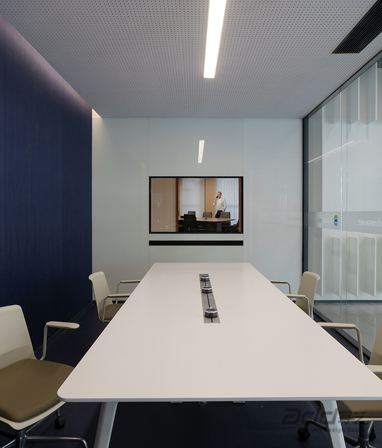 波(bo)彙科(ke)技(ji)辦(bàn)公(gōng)樓裝(zhuang)修-會議室-pc