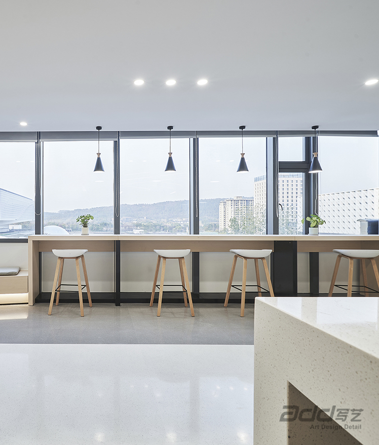 移遠(yuǎn)通(tong)信(xin)辦(bàn)公(gōng)室裝(zhuang)修設(shè)計(ji)-休閑區(qu)-pc