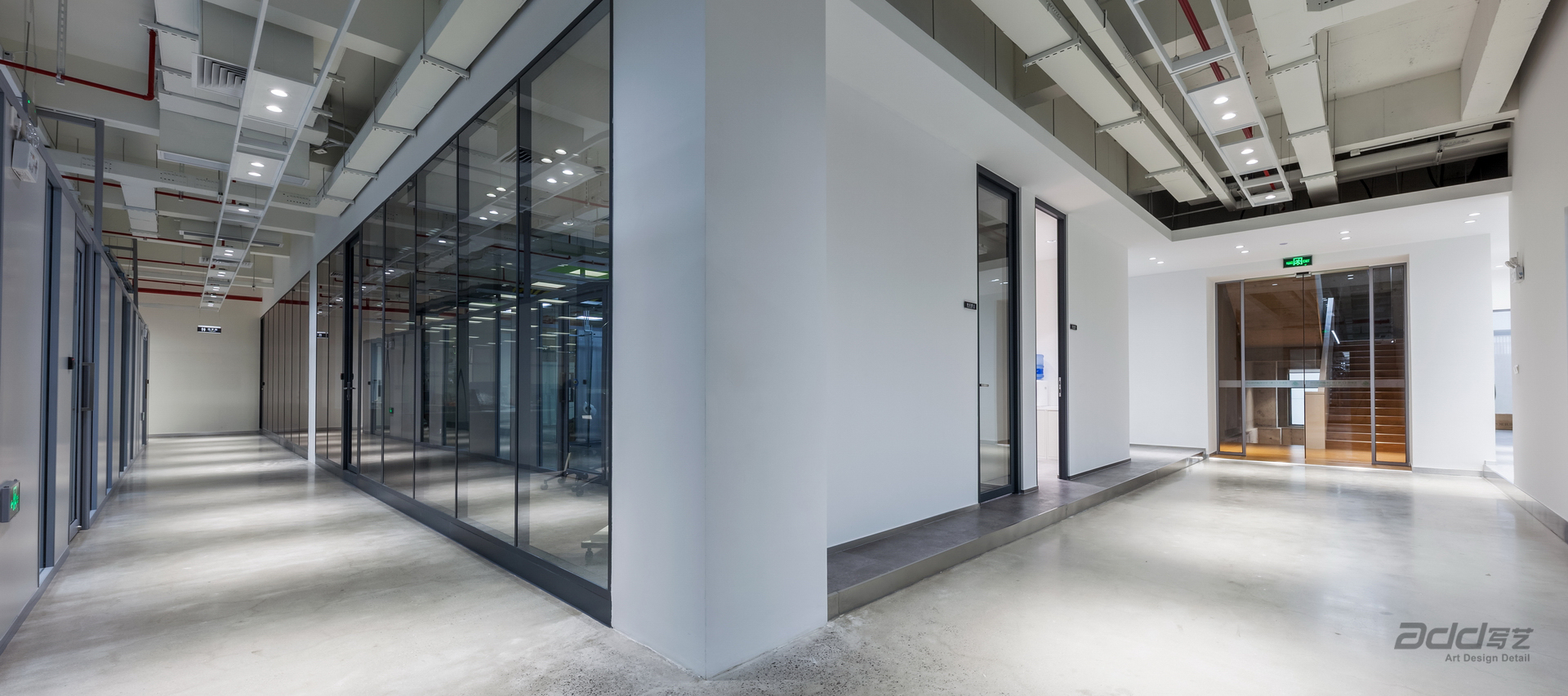 聖東尼（外齊(qi)）辦(bàn)公(gōng)室裝(zhuang)修-實驗(yàn)室走(zou)道-pc